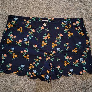 Crown & Ivy Shelby Floral Shorts Size 16  Scalloped